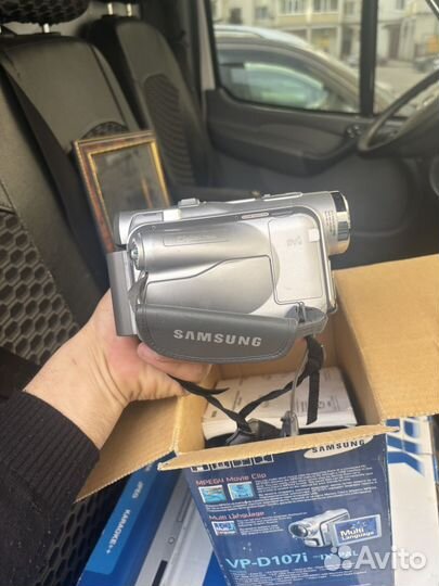 Цифровая видеокамера samsung