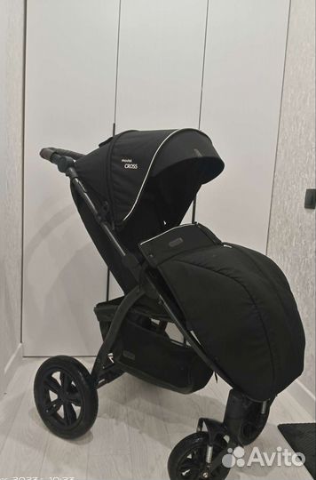 Прогулочная коляска Bubago cross