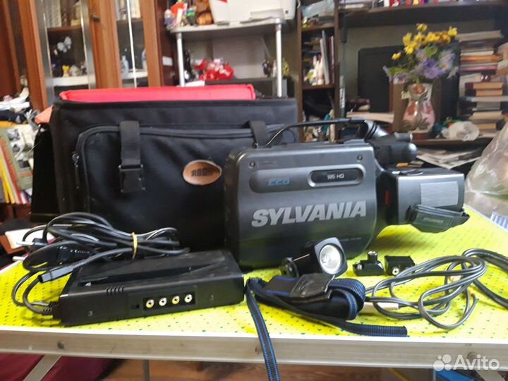 Видеокамера кассетная