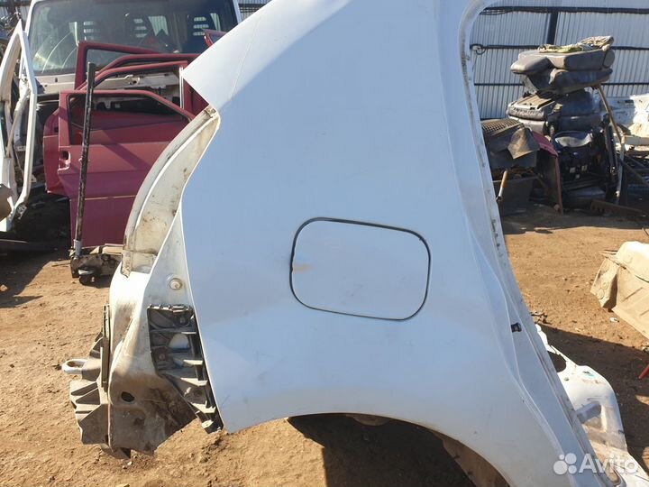 Крыло заднее правое Renault Sandero 1 Сандеро