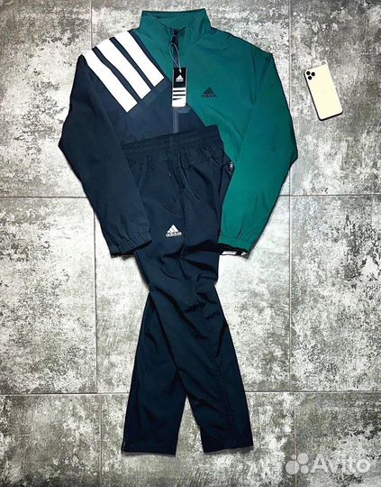 Спортивный костюм adidas