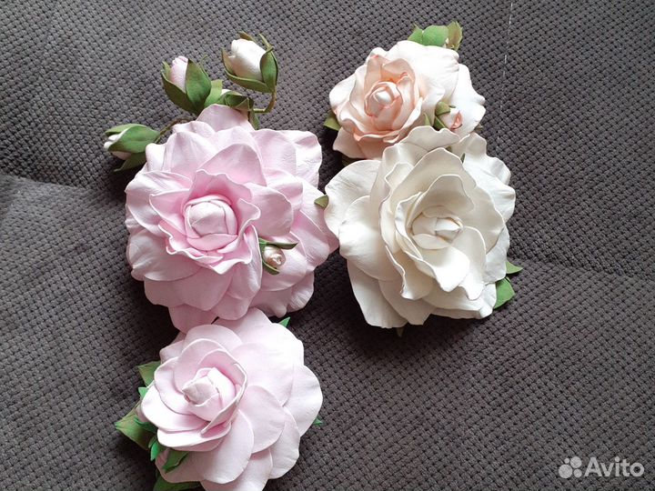 Брошь ручной работы цветок