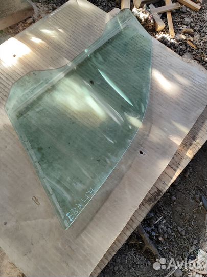 Стекло передней правой двери BMW E39