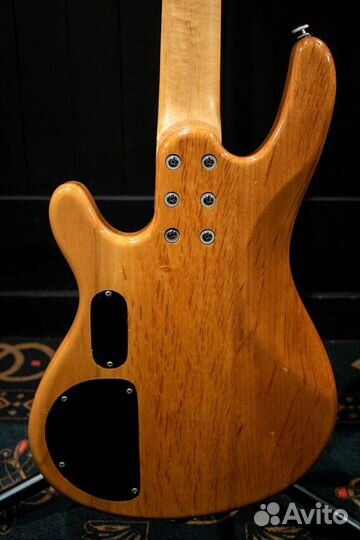 Playtech 5 струнная бас гитара flametop