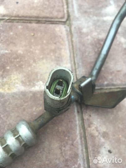 Трубка гура Renault Logan 2009-2014