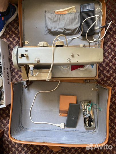 Швейная машина Подольск 142