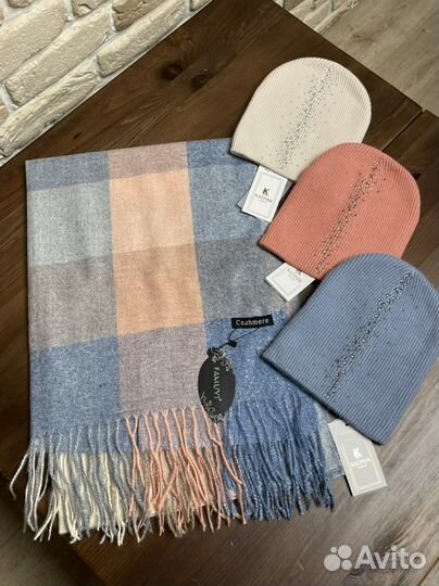 Шапки, шарфы, палантины в ассортименте