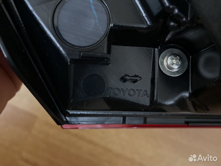 Toyota Camry v70 Фонарь правый внутренний