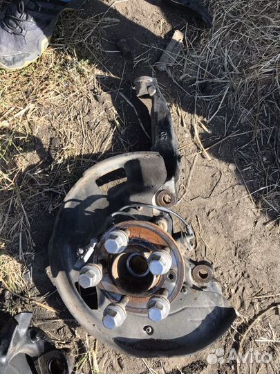 Кулак ступица Range Rover sport