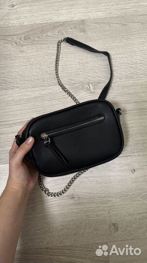 Сумка с цепью из stradivarius