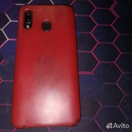 Samsung Galaxy A20, 3/32 ГБ