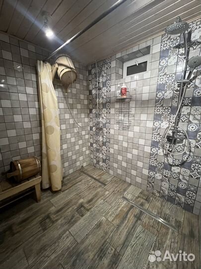 Дом с беседкой и баней