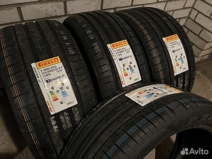 Pirelli P Zero 315/35 R22 и 275/40 R22 111Y