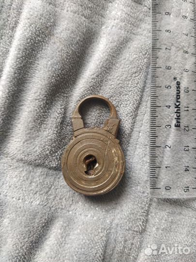 Старинный ларцовый замочек