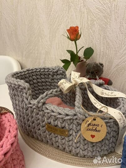 Вязаная люлька для куклы