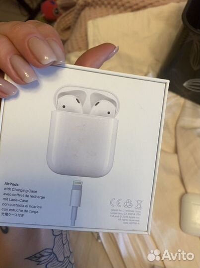 Наушники apple airpods. Наушники и кейс