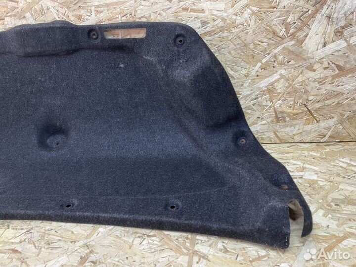 Обшивка крышки багажника Toyota Camry 50