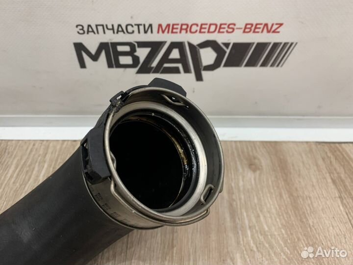 Патрубок интеркулера левый Mercedes w204 C 204
