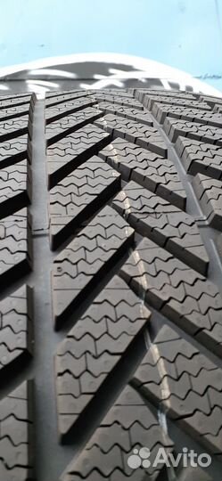 Bridgestone Blizzak LM-005 285/40 R21