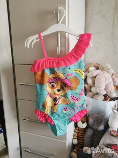 Купальник, шапочка и очки для плавания