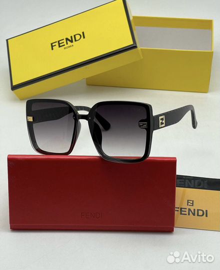 Очки женские Fendi