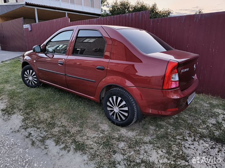 Renault Logan 1.6 AT, 2011, 221 456 км