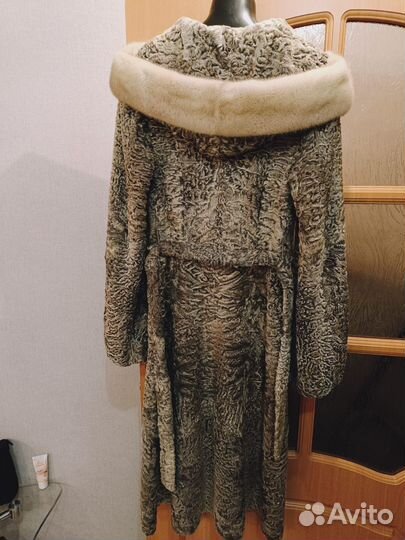 Шуба каракулевая 42-44