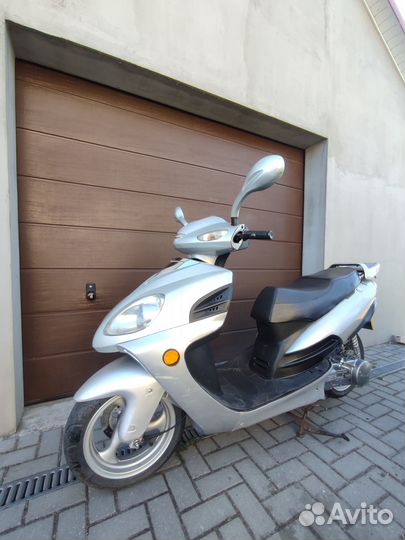 Скутер Galaxy 125