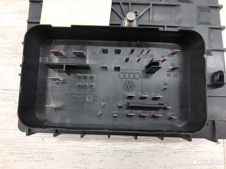 Блок предохранителей Volkswagen Touran минивэн BKC