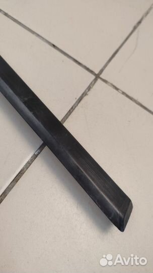 Молдинг двери передний левый Mercedes benz w201