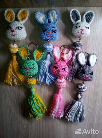 Игрушка вязаная крючком Брелок Зайка