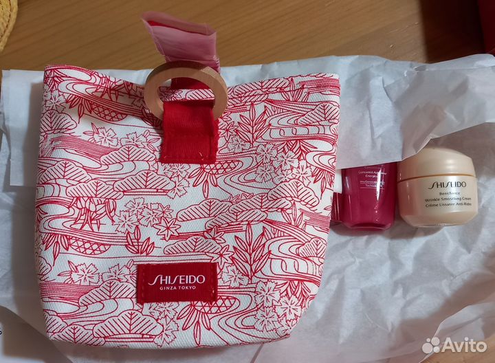 Shiseido подарочный набор