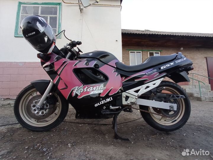 Suzuki gsx 750 f katana