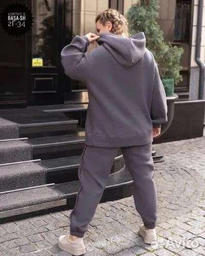 Спортивный костюм женский