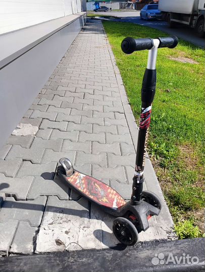 Самокат детский трехколесный