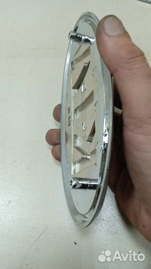 Эмблема решетки радиатора Kia Sportage