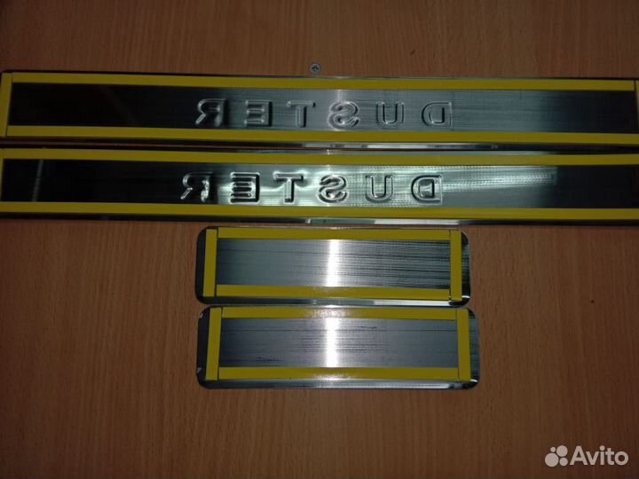 Накладки на пороги Renault Duster (нержавейка)