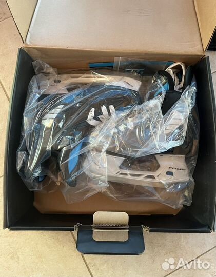 Хоккейные коньки true TF7 6.5 R