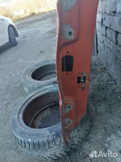 Продаю переднюю правую дверь лада веста св кросс