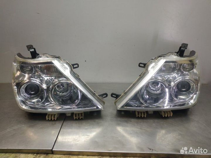 Фара передняя Nissan Patrol Y62