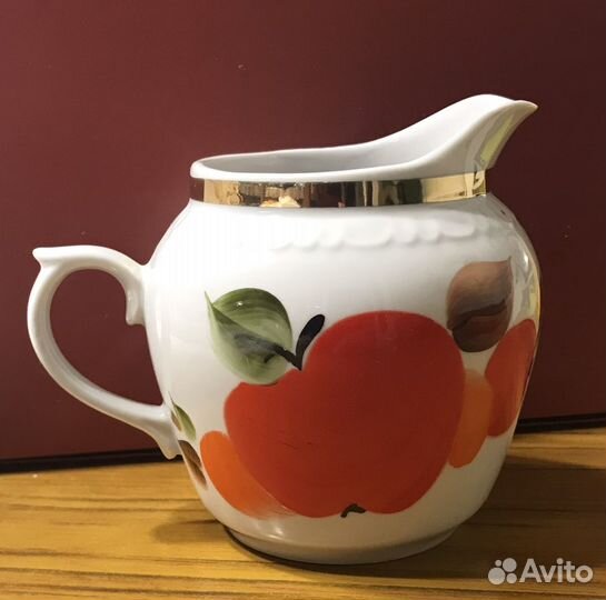 Посуда ссср-молочники, подносы, бутылочница винная