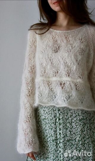 Вязанный свитер-паутинка