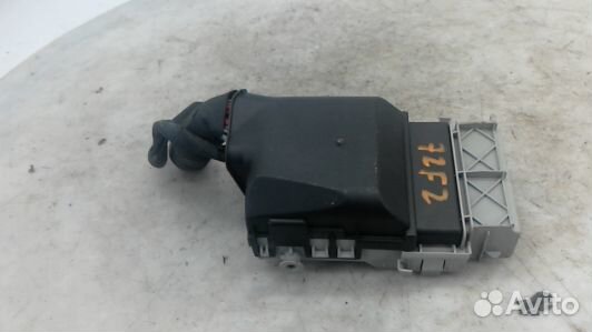 Блок предохранителей cadillac SRX 2 (72F02M102)