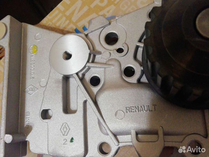 Помпа охлаждения на Рено Логан