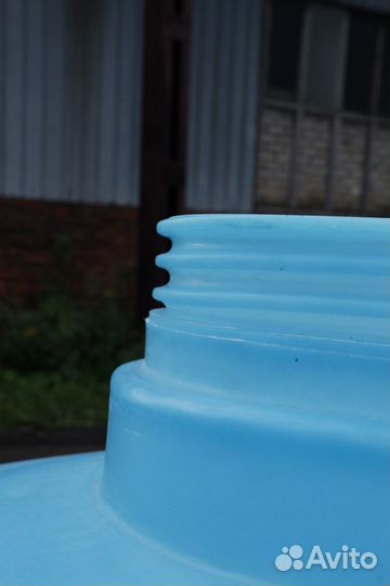 Резервуар пластиковый 1 куб