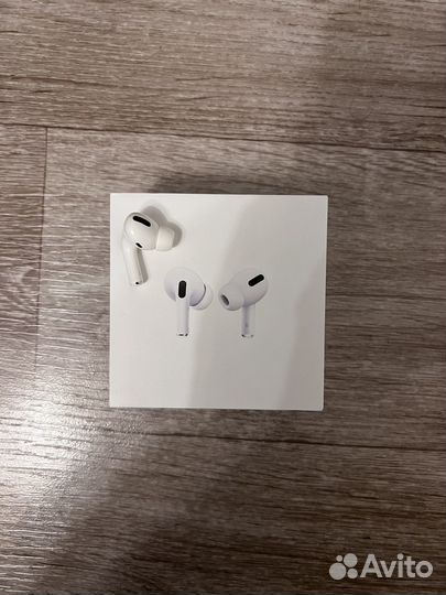 Левый наушник Airpods Pro 1