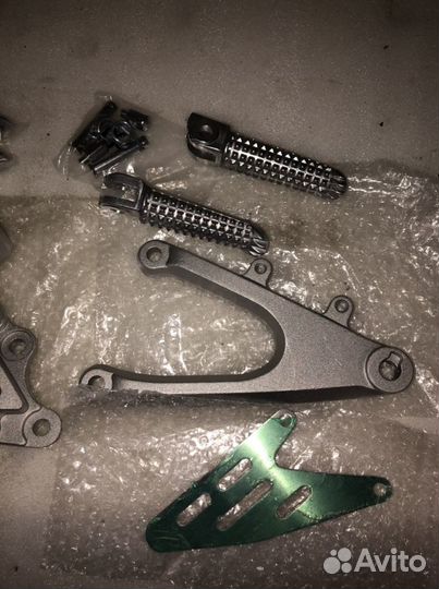 Комплект кронштейн подножки Yamaha R1 2007-2008