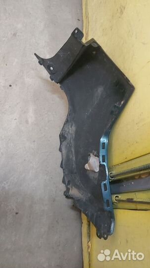 Задний бампер левый Land Rover Discovery Sport