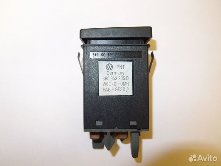 Кнопка аварийной сигнализации Volkswagen Passat B5