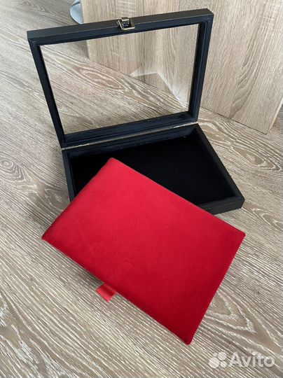 Витрина, шкатулка, бокс для орденов и медалей